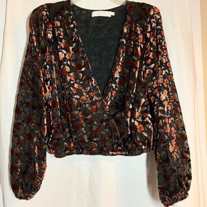ASTR the Label 'Lourdes' burn-out velvet floral wrap blouse/top